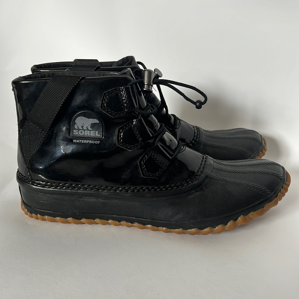 Sorel Women's Out 'n About Glow Apres Ski Boots